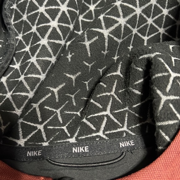 New maroon Nike jacket without tags.Very warm material. - Picture 3 of 5